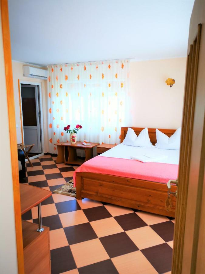 Casa Nelu Pescaru Hotel มาห์มูเดีย ภายนอก รูปภาพ